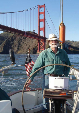 Jim en el Tenacious. Wikimedia Commons